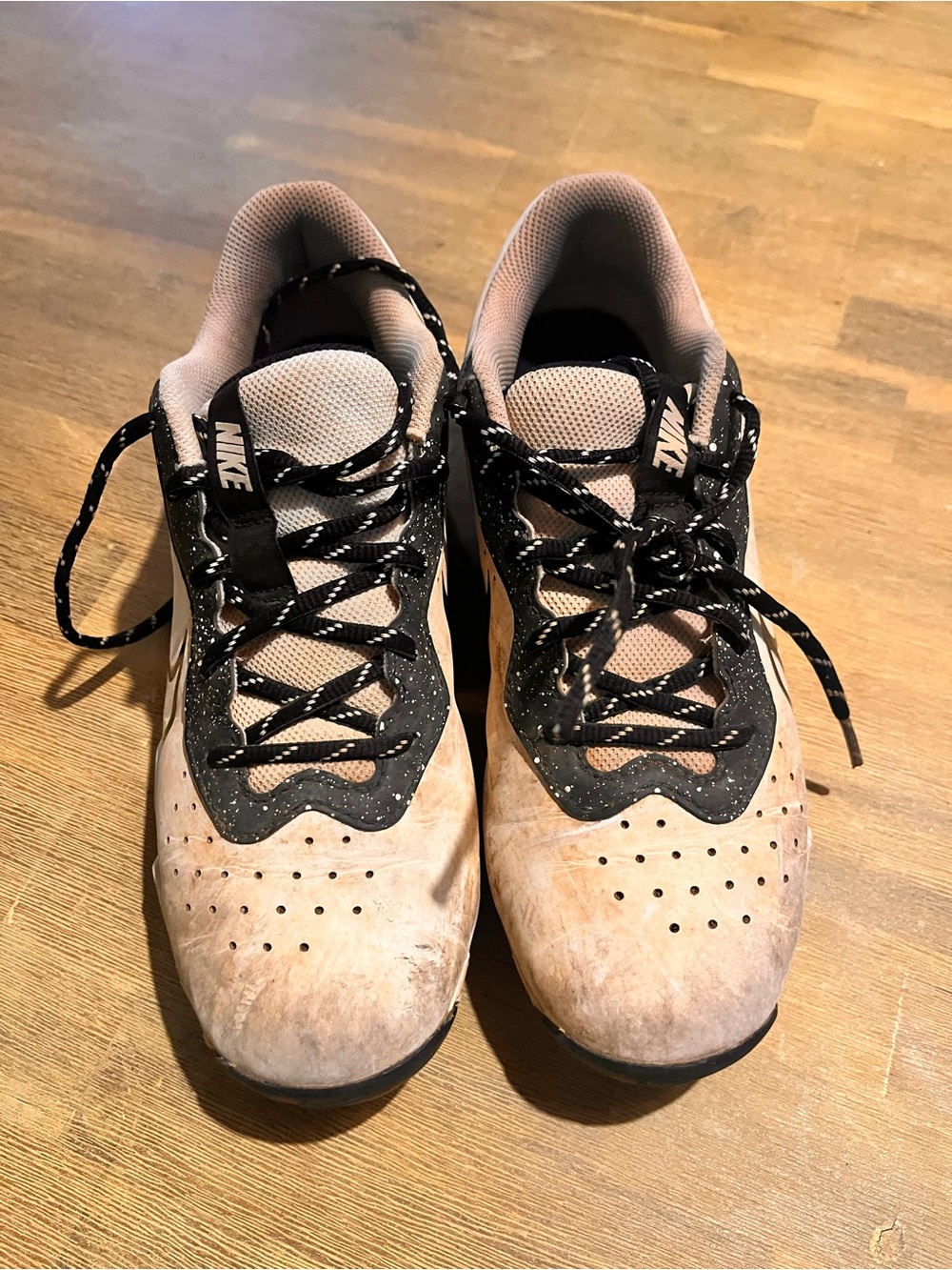Nike Men’s 7.5 baseball cleats